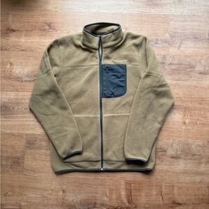 Columbia Outdoor Fleece Jacket in gray/Tan with Chest Pocket